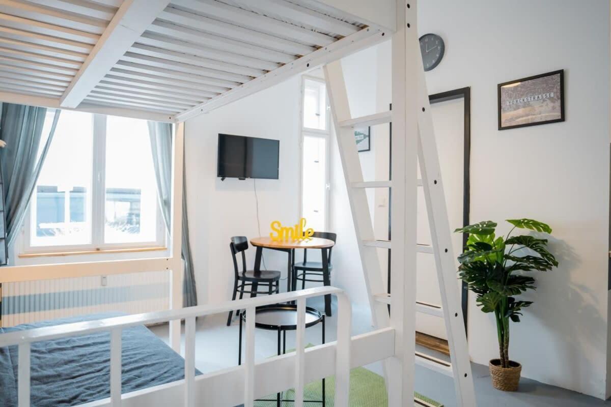 Shabby Chic Self Checkin Free Street Parking Appartement Berlin
